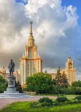 Сталинские высотки: символ советской эпохи